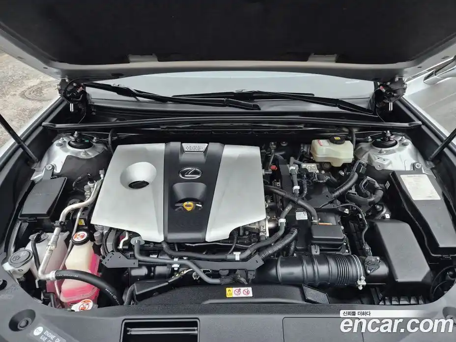 Lexus ES 2019 2.5 Автомат в Москве № 272363, фото 9