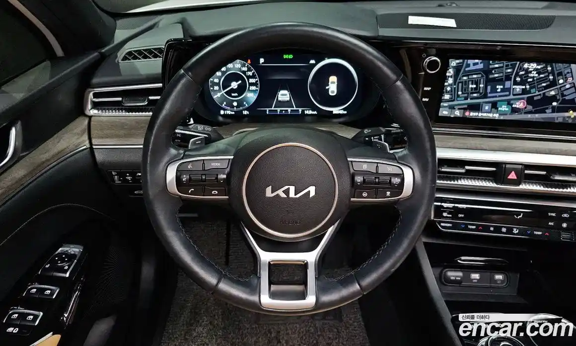 Kia K5 2023 2.0 Автомат в Москве № 287866, фото 12