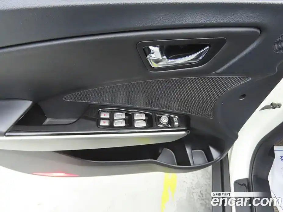 SsangYong TIBOLI 2016 1.6 Автомат в Москве № 29746, фото 19