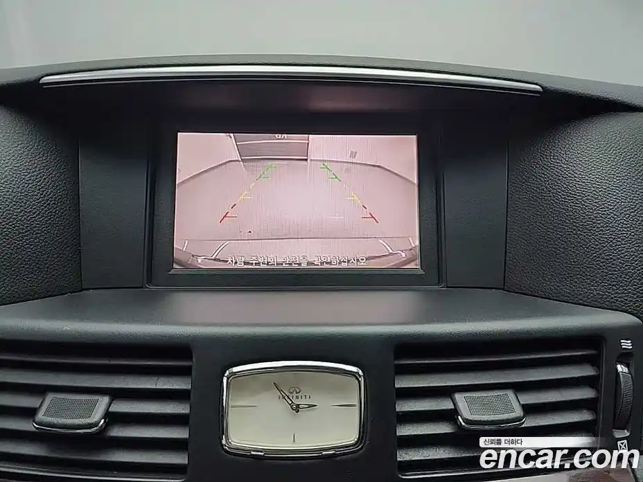 Infiniti M 2011 3.7 Автомат в Москве № 336599, фото 16