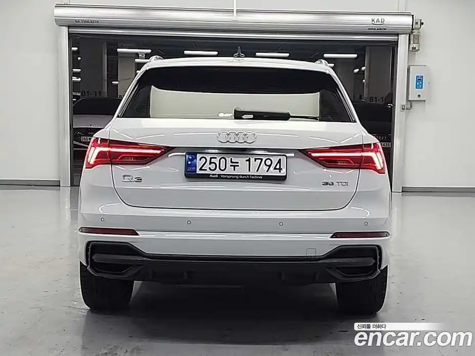 Audi Q3 2023 2.0 Автомат в Москве № 373530, фото 3