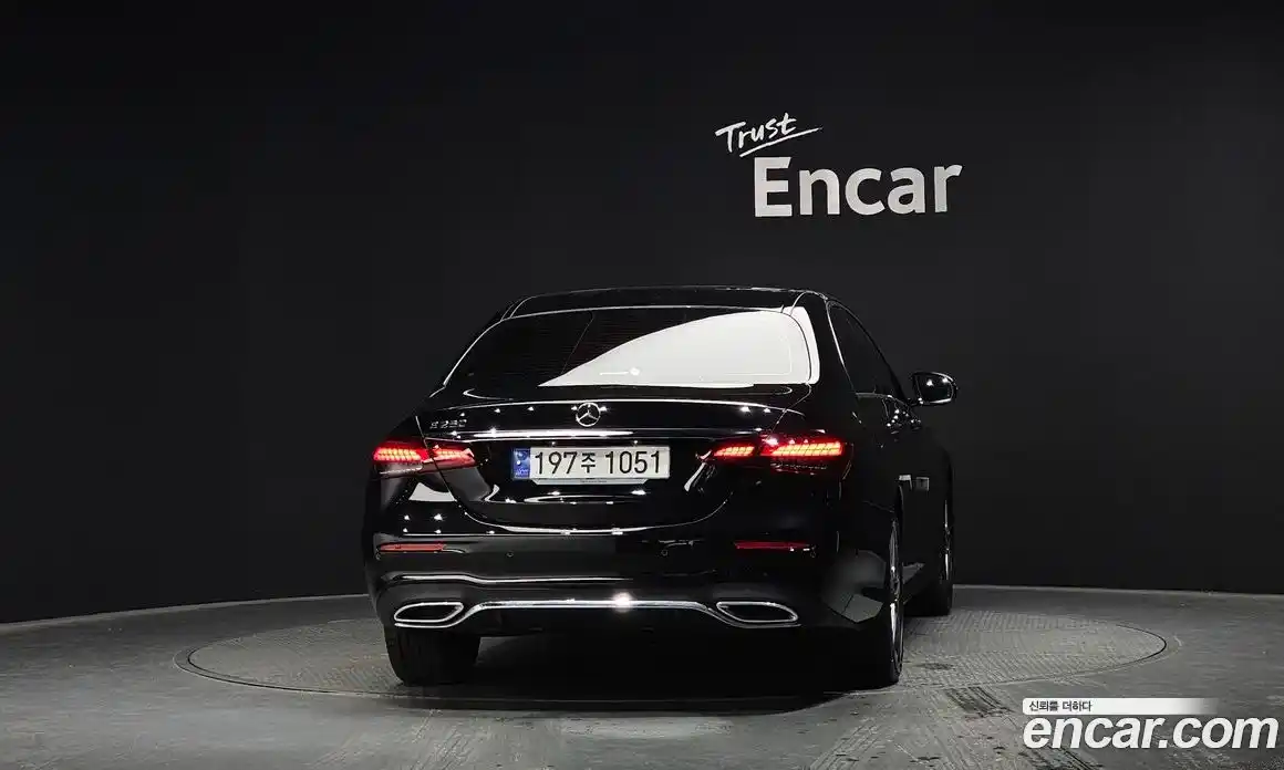 Mercedes-Benz E-Class 2023 2.0 Автомат в Москве № 409378, фото 4