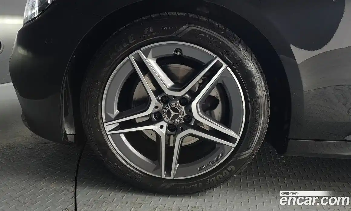 Mercedes-Benz E-Class 2023 2.0 Автомат в Москве № 409378, фото 5