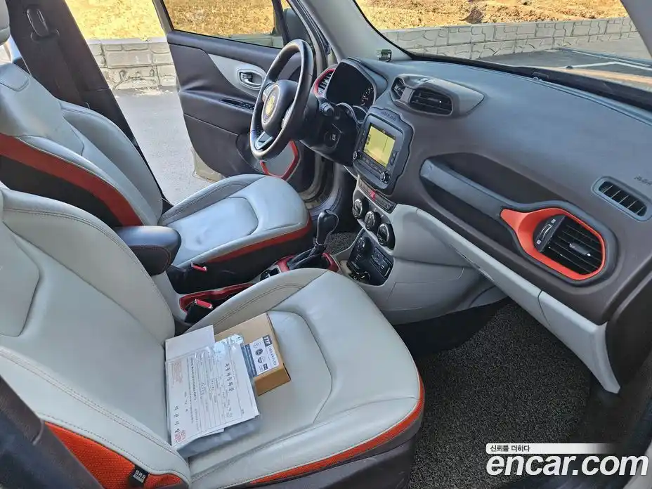 Jeep Renegade 2016 2.0 Автомат в Москве № 432844, фото 11