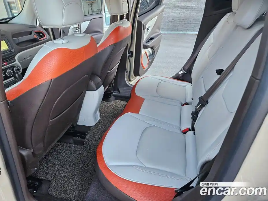 Jeep Renegade 2016 2.0 Автомат в Москве № 432844, фото 10