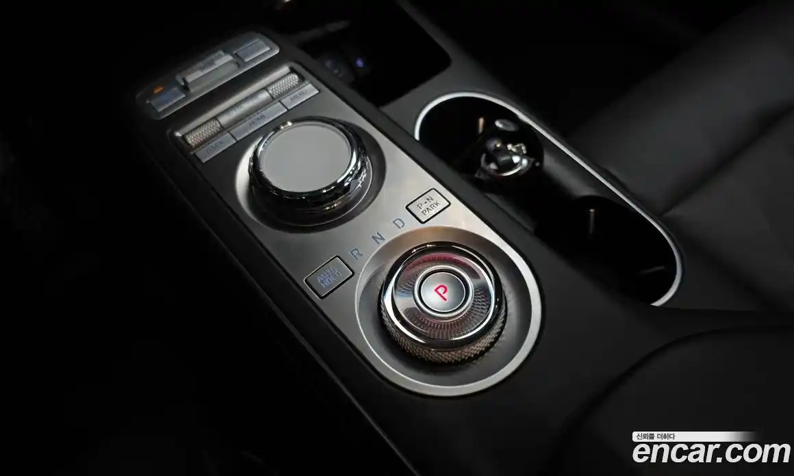 Genesis GV70 2022 0.1 Автомат в Москве № 453211, фото 9