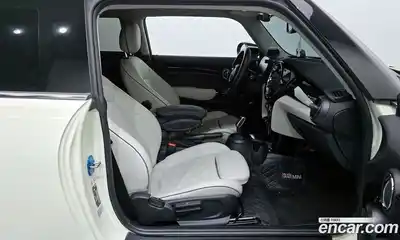 Mini Cooper 2023 2.0 Автомат в Москве № 471858, миниатюра 11