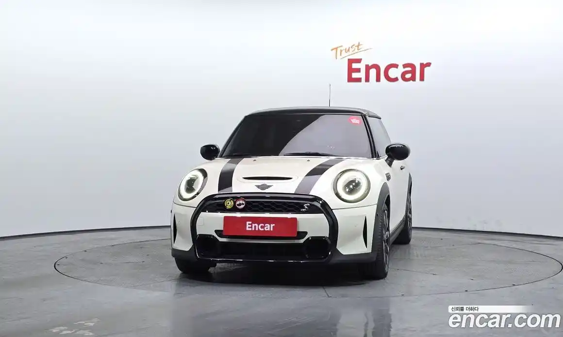 Mini Cooper 2023 2.0 Автомат в Москве № 471858, фото 3