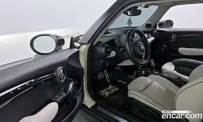 Mini Cooper 2023 2.0 Автомат в Москве № 471858, миниатюра 10