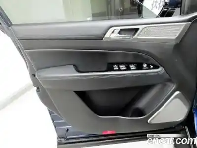 SsangYong Rexton 2018 2.2 Автомат в Москве № 491529, миниатюра 11