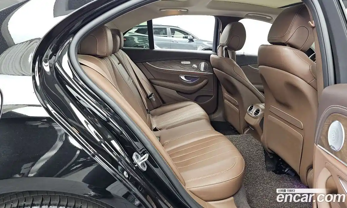 Mercedes-Benz E-Class 2019 2.0 Автомат в Москве № 494223, фото 12