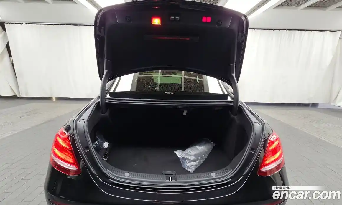 Mercedes-Benz E-Class 2019 2.0 Автомат в Москве № 494223, фото 20