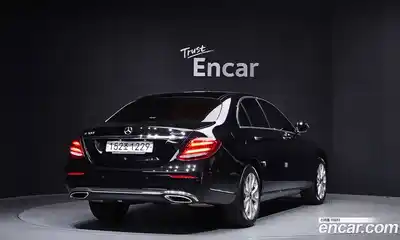 Mercedes-Benz E-Class 2019 2.0 Автомат в Москве № 494223, миниатюра 2