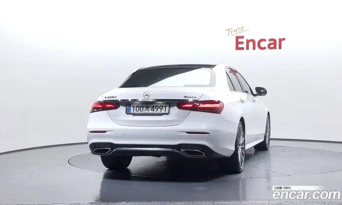 Mercedes-Benz E-Class 2021 1.9 Автомат в Москве № 495037, фото 4