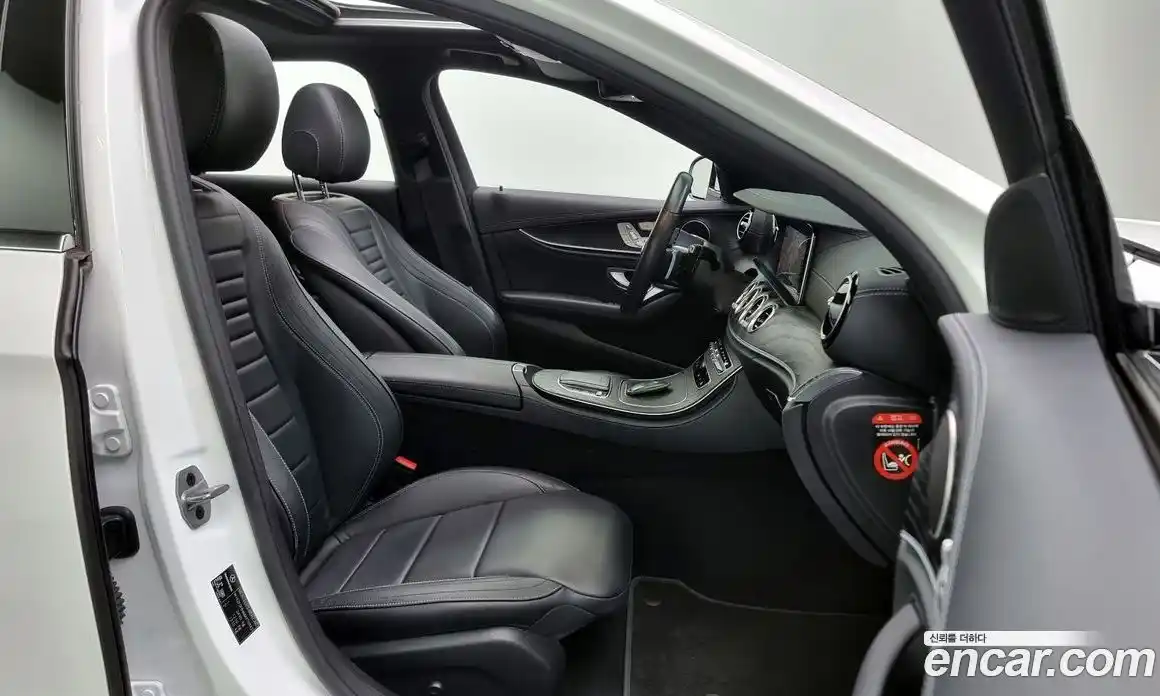 Mercedes-Benz E-Class 2021 1.9 Автомат в Москве № 495037, фото 10