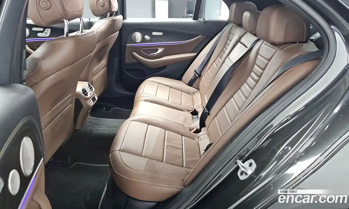 Mercedes-Benz E-Class 2021 2.0 Автомат в Москве № 495047, фото 12