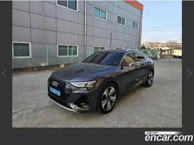 Audi e-tron 2022 Автомат в Москве № 497347, миниатюра 3
