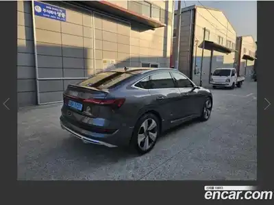 Audi e-tron 2022 Автомат в Москве № 497347, миниатюра 4
