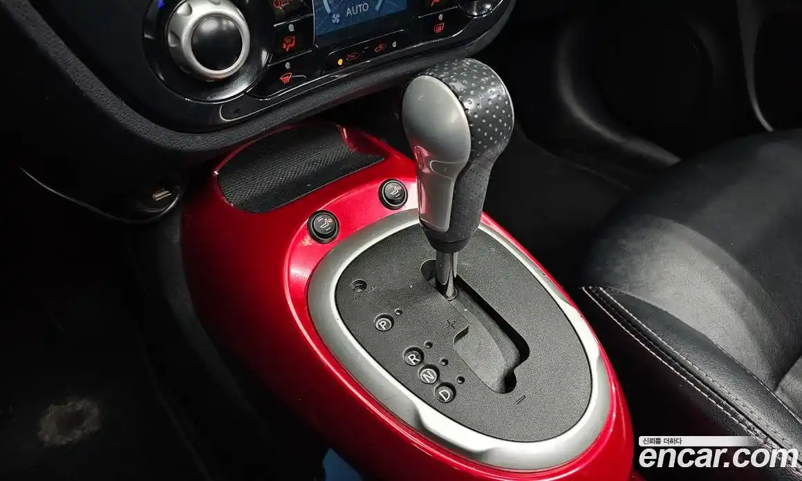 Nissan Juke 2014 1.6 Автомат в Москве № 500586, фото 9