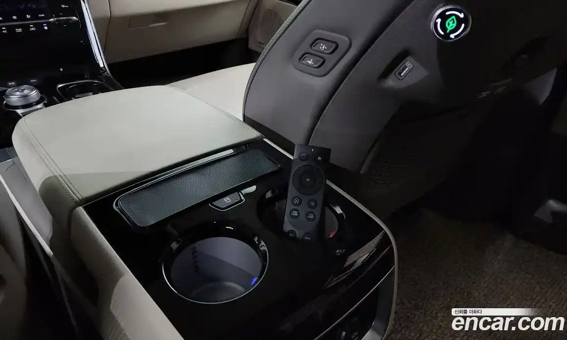 Kia Canival 2021 3.5 Автомат в Москве № 519933, фото 19