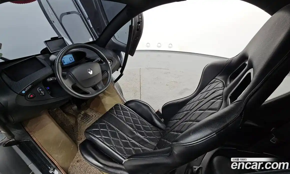 Renault Twizy 2018 0.1 Автомат в Москве № 520386, фото 7