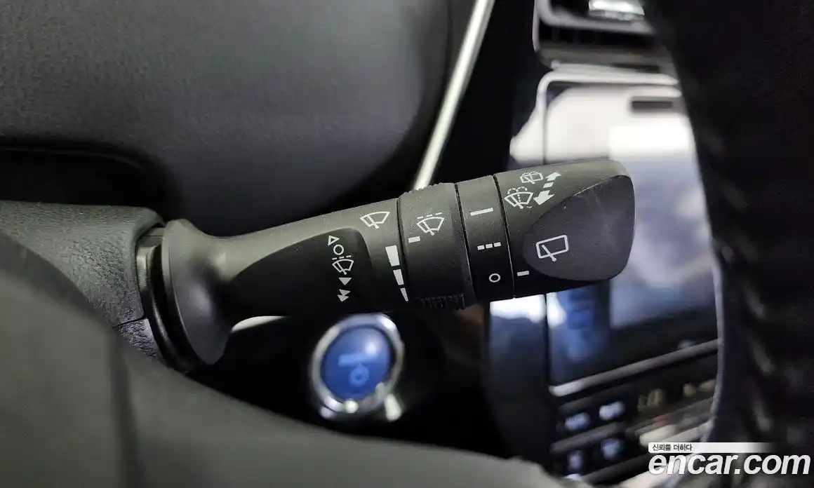 Toyota Prius 2017 1.8 Автомат в Москве № 524724, фото 19