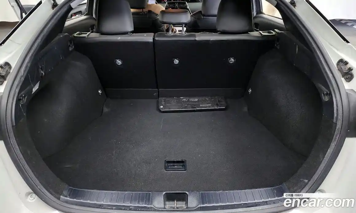 Toyota Prius 2017 1.8 Автомат в Москве № 524724, фото 20