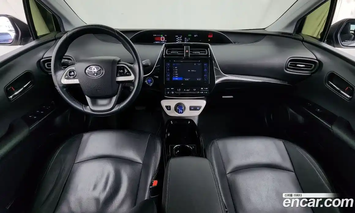 Toyota Prius 2017 1.8 Автомат в Москве № 524724, фото 7