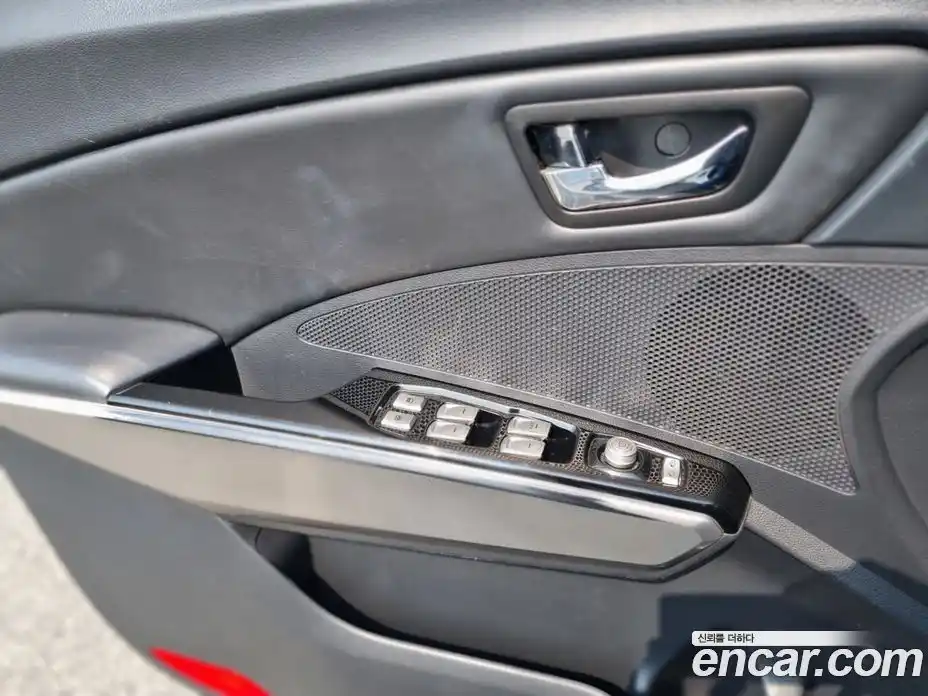 SsangYong TIBOLI 2015 1.6 Автомат в Москве № 527089, фото 15