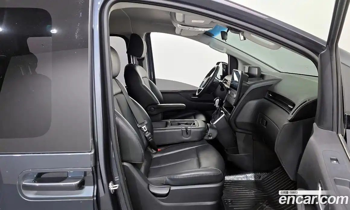 Hyundai Staria 2022 3.5 Автомат в Москве № 530388, фото 11
