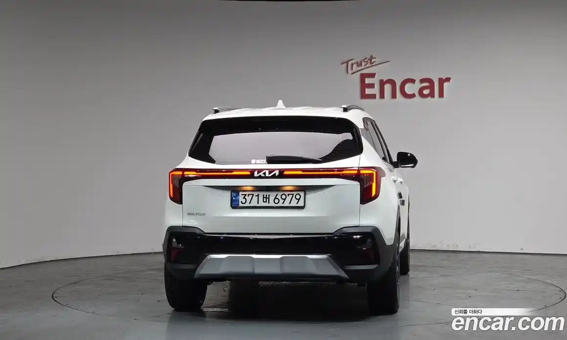 Kia Seltos 2023 1.6 Автомат в Москве № 532033, фото 3