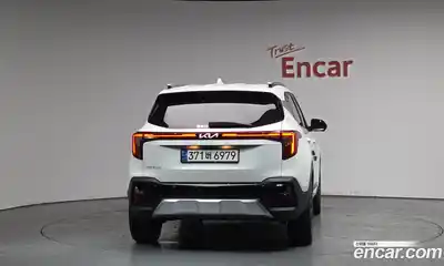 Kia Seltos 2023 1.6 Автомат в Москве № 532033, миниатюра 3