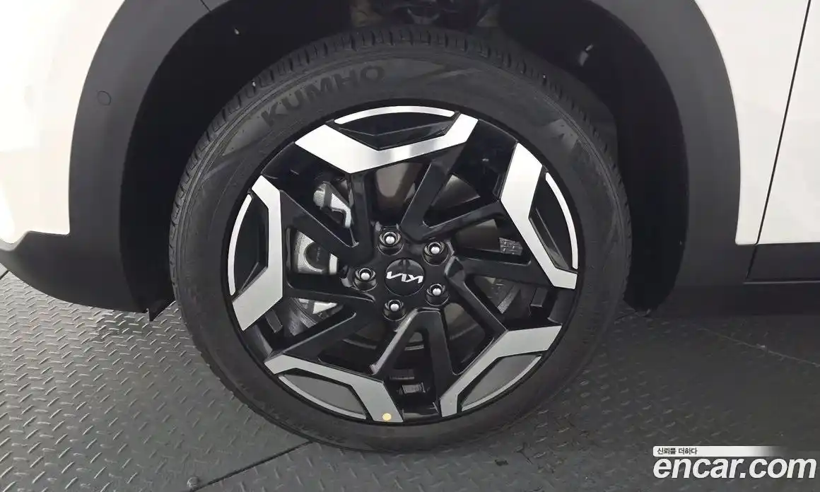 Kia Seltos 2023 1.6 Автомат в Москве № 532033, фото 4