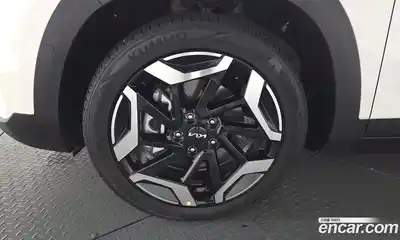 Kia Seltos 2023 1.6 Автомат в Москве № 532033, миниатюра 4