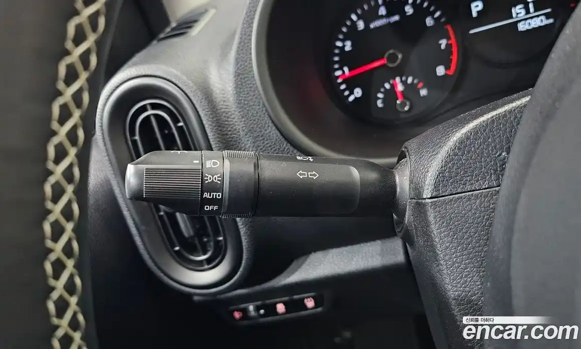 Kia Morning 2023 1.0 Автомат в Москве № 532305, фото 17