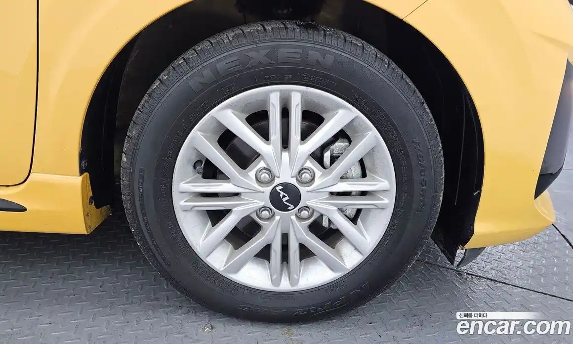 Kia Morning 2023 1.0 Автомат в Москве № 532305, фото 4