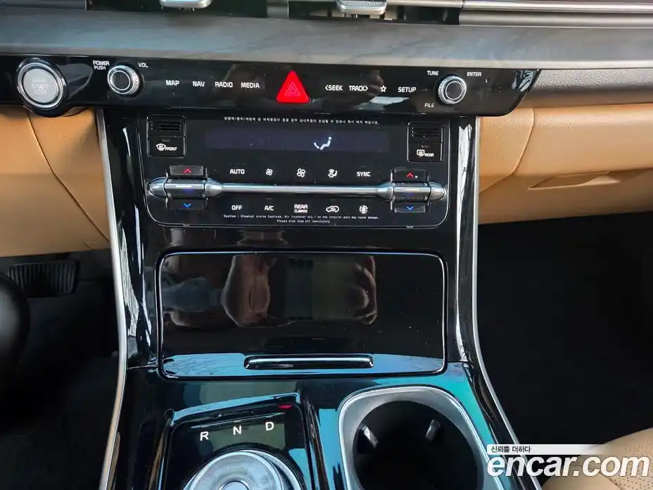 Kia Canival 2023 3.5 Автомат в Москве № 53645, фото 15