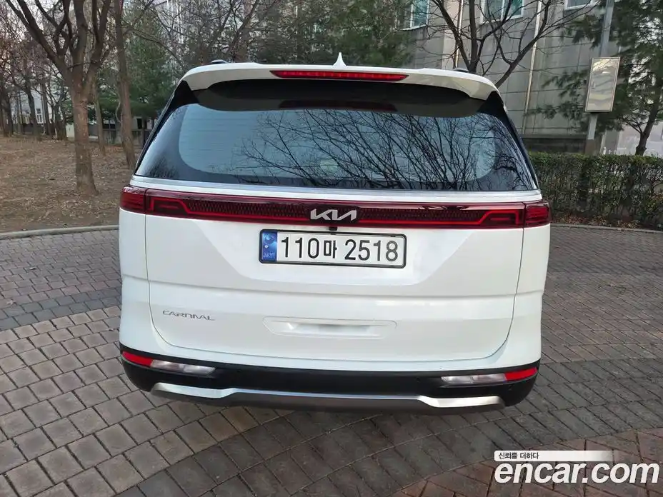 Kia Canival 2023 3.5 Автомат в Москве № 53645, фото 4