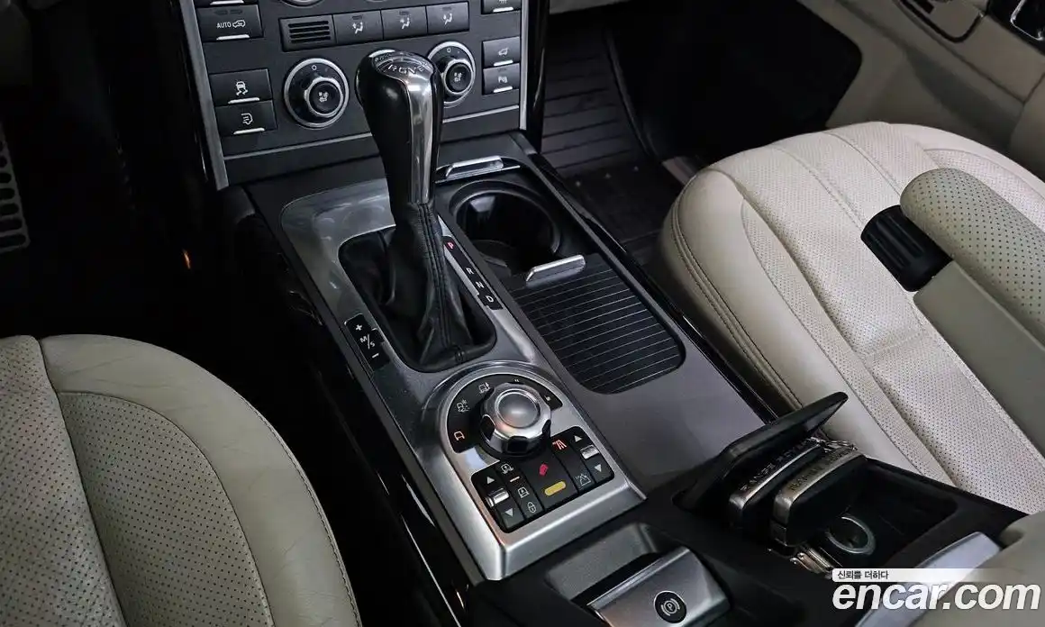 Land Rover Range-Rover 2011 5.0 Автомат в Москве № 541083, фото 9