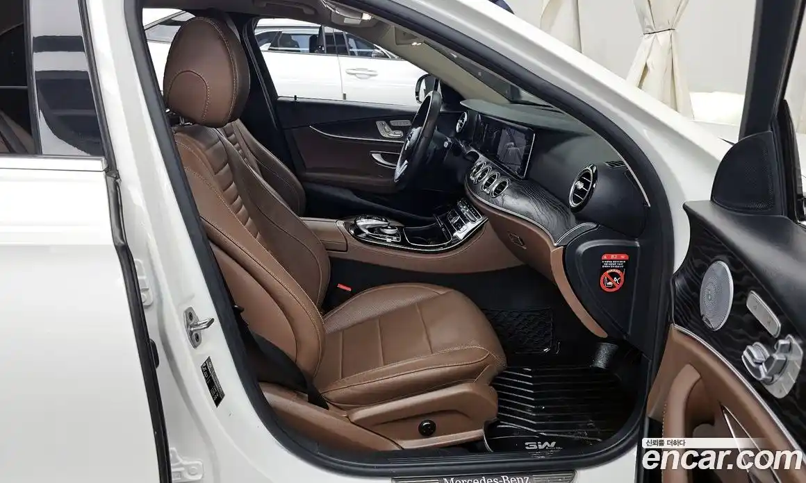 Mercedes-Benz E-Class 2019 2.0 Автомат в Москве № 542651, фото 11