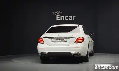 Mercedes-Benz E-Class 2019 2.0 Автомат в Москве № 542651, миниатюра 4