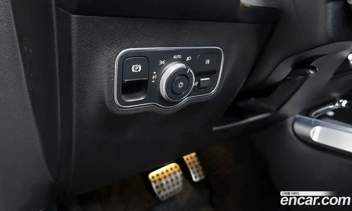 Mercedes-Benz GLB-Class 2021 2.0 Автомат в Москве № 542889, фото 17