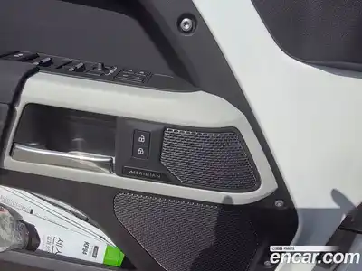 Land Rover Defender 2023 3.0 Автомат в Москве № 543224, миниатюра 7