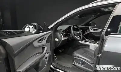 Audi Q8 2023 3.0 Автомат в Москве № 544184, миниатюра 11