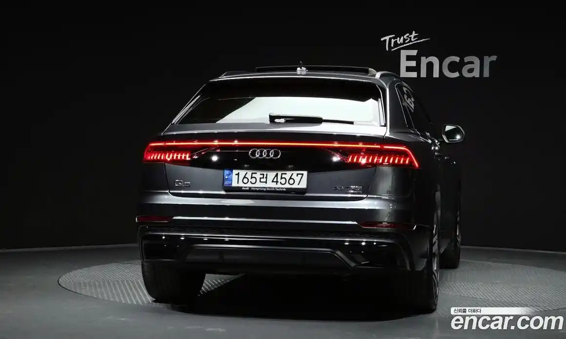 Audi Q8 2023 3.0 Автомат в Москве № 544184, фото 4