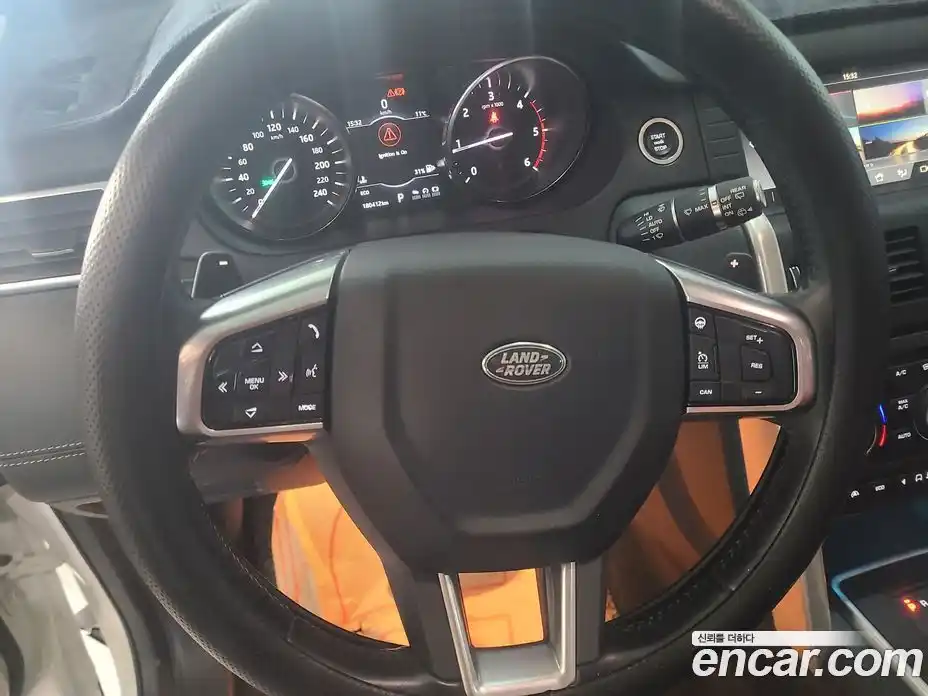 Land Rover Discovery Sport 2017 2.0 Автомат в Москве № 546040, фото 14