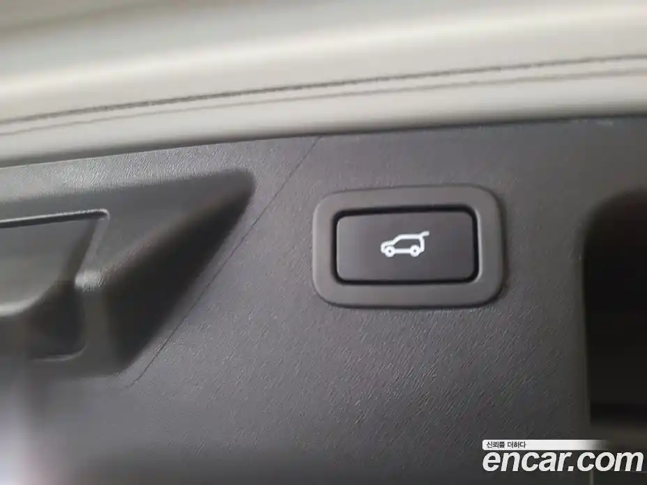 Land Rover Discovery Sport 2017 2.0 Автомат в Москве № 546040, фото 17