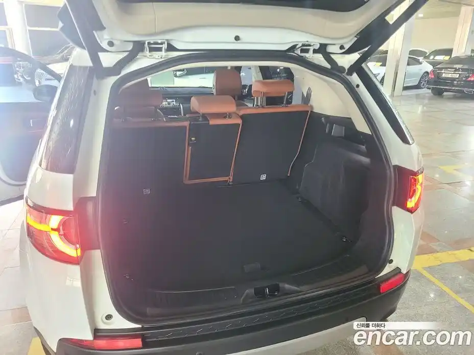 Land Rover Discovery Sport 2017 2.0 Автомат в Москве № 546040, фото 18