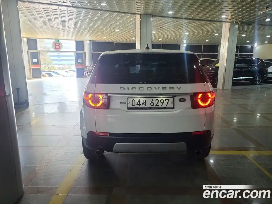 Land Rover Discovery Sport 2017 2.0 Автомат в Москве № 546040, фото 3