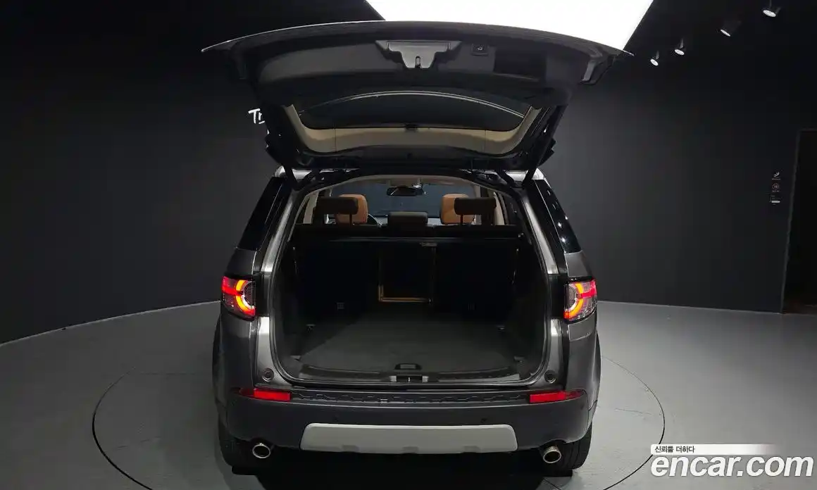 Land Rover Discovery Sport 2018 2.0 Автомат в Москве № 546250, фото 20